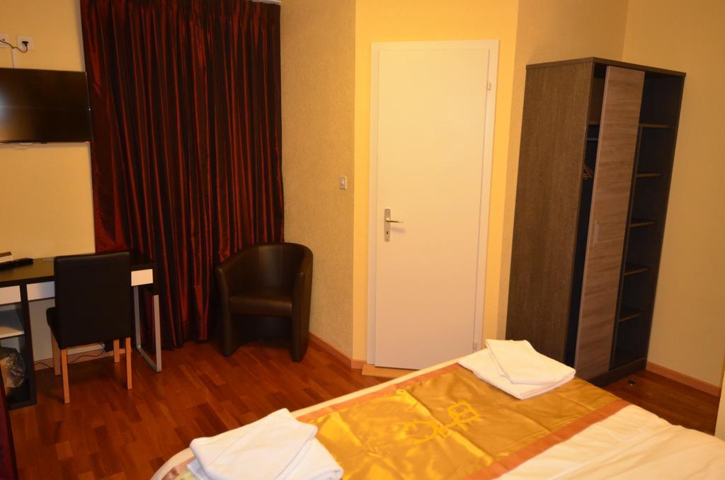 Beausite Hotel Crissier Bagian luar foto