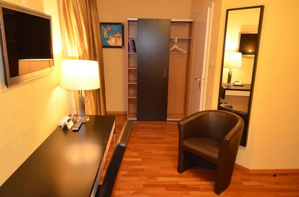 Beausite Hotel Crissier Ruang foto